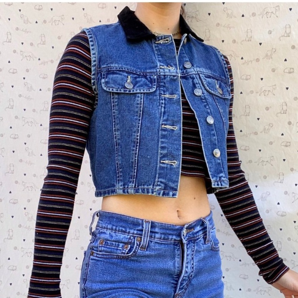 Denim vest with black collar